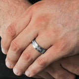 GROOVED BAND WITH DIAMONDS